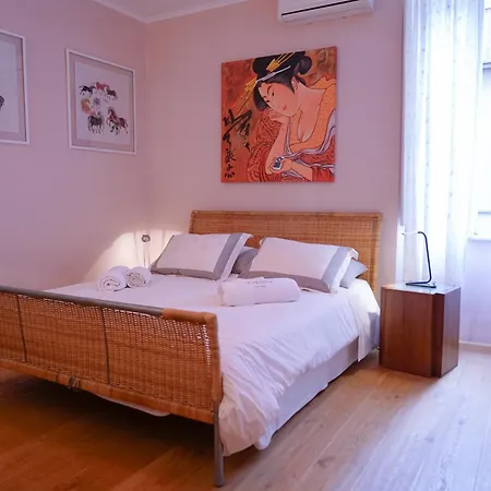 Navona Square Apartment